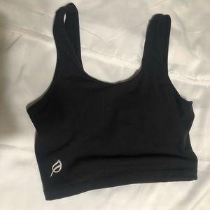 Black crop workout tank